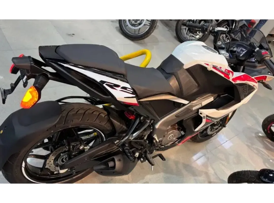 Bajaj Pulsar RS200
