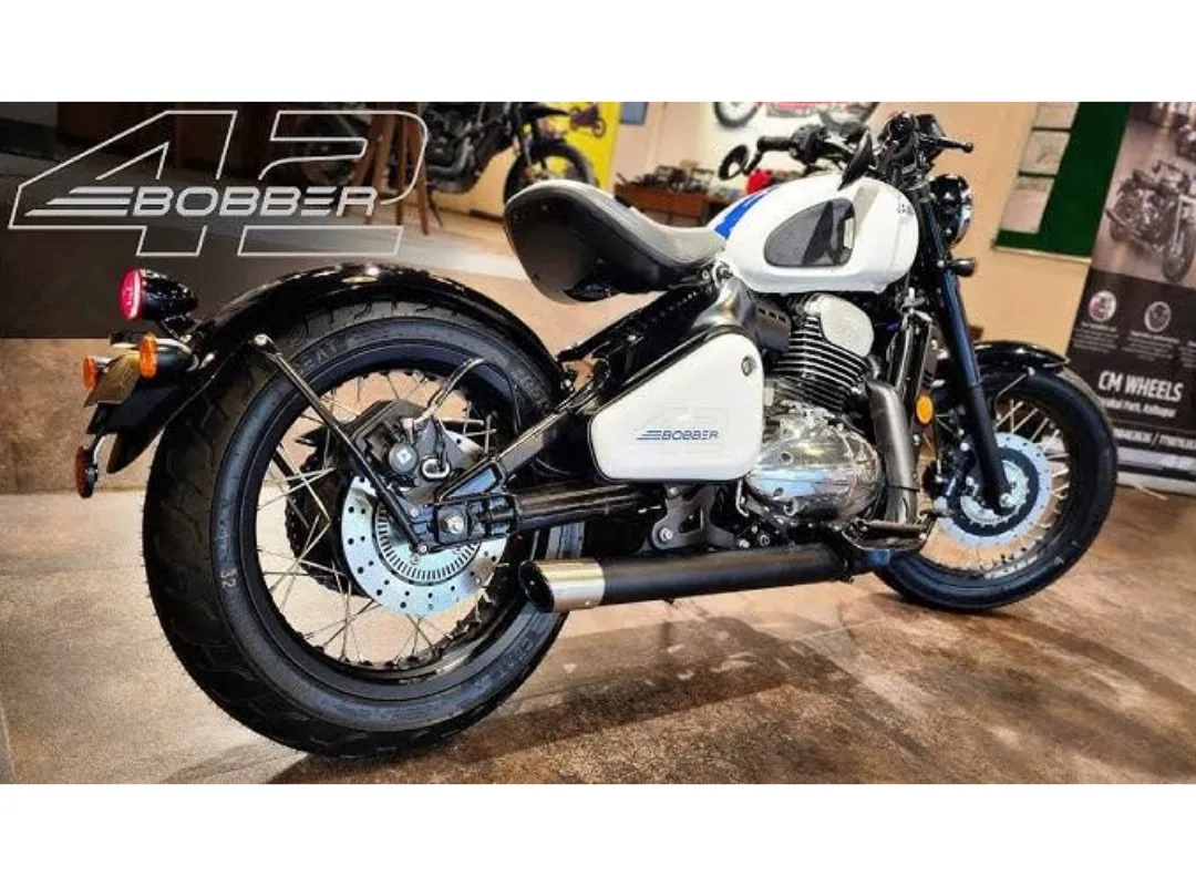 Jawa 42 Bobber